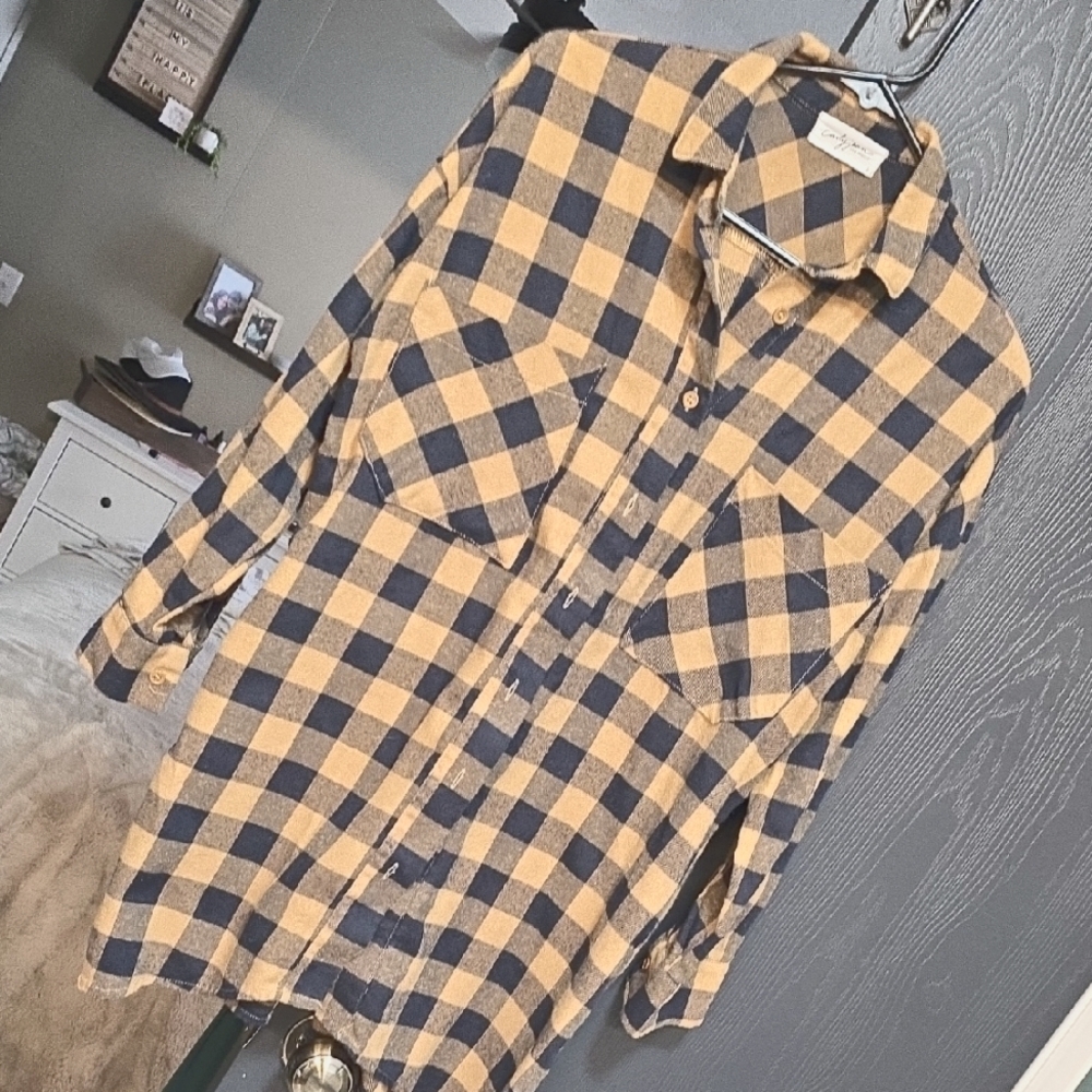 Carly Jean Los Angeles Tunic Flannel